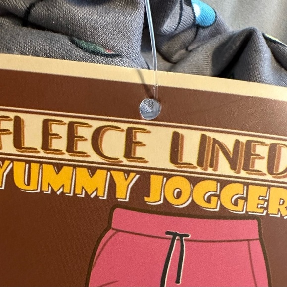 NWT. 2 Fleece jogger pants with pockets Gray Christmas Gnome & Burgundy Small - Picture 8 of 14